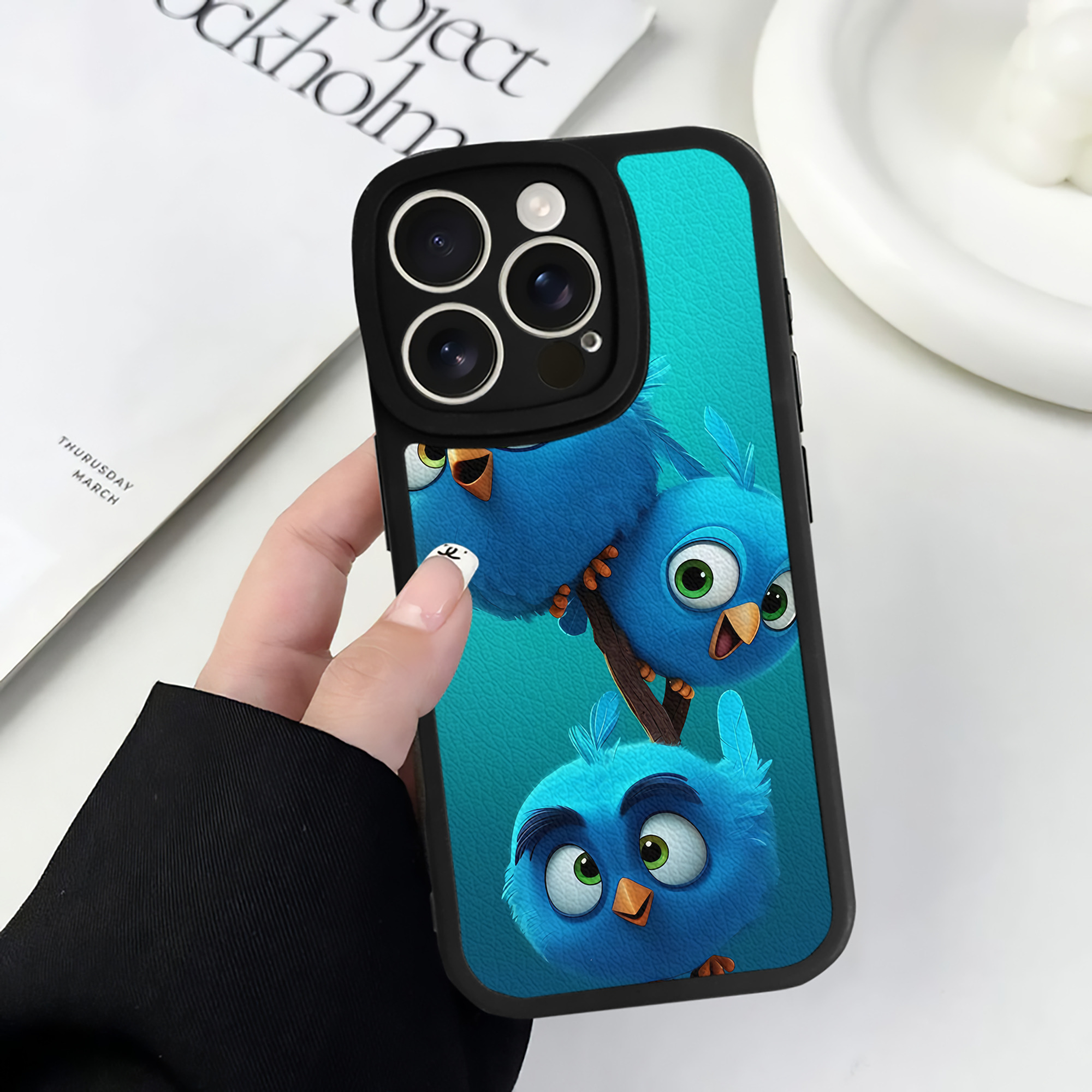 （画像用） Angry Birds アングリーバード 【iPhone 16シリーズ対応】シリコンスマホケース（レザー調） 材質：シリコン